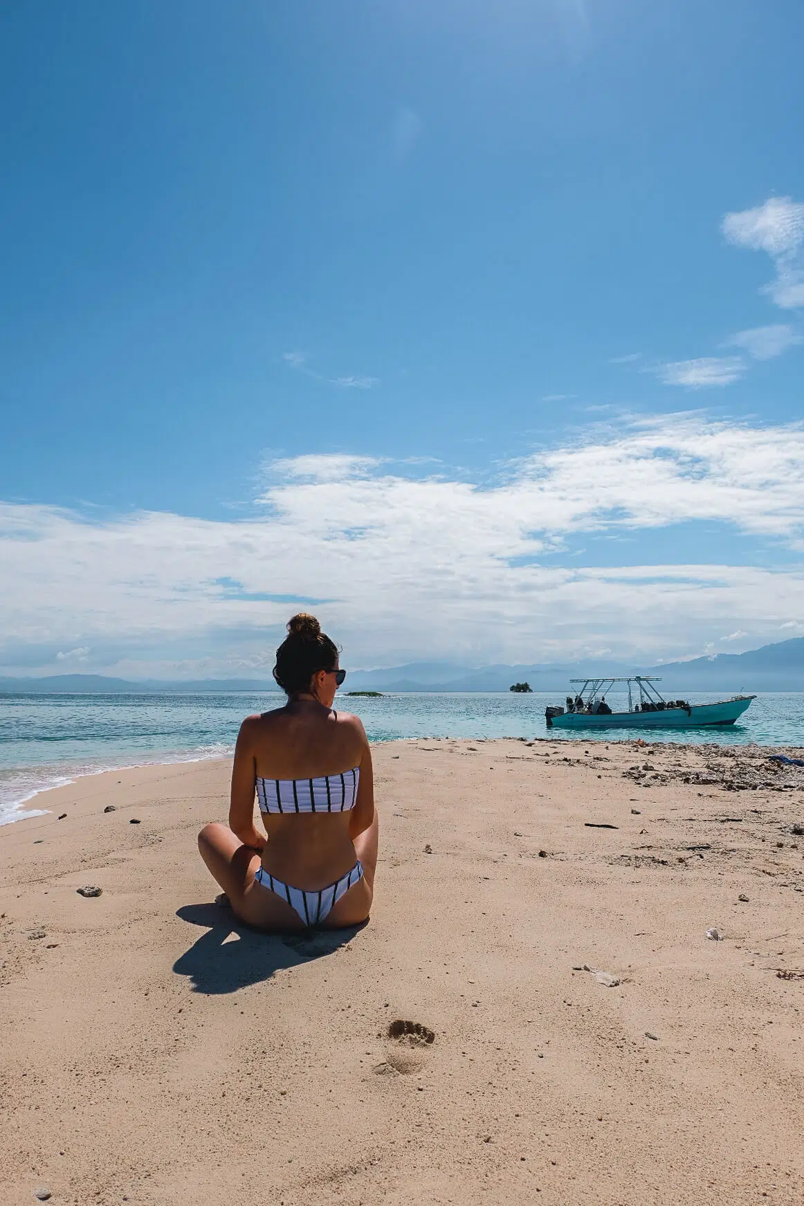 Adventure Travel in Cayos Cochinos, Honduras