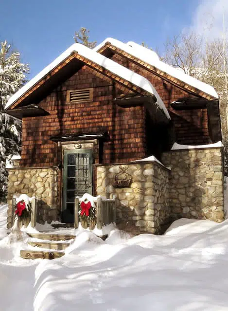 Unique Adirondack Airbnbs to rent in the winter