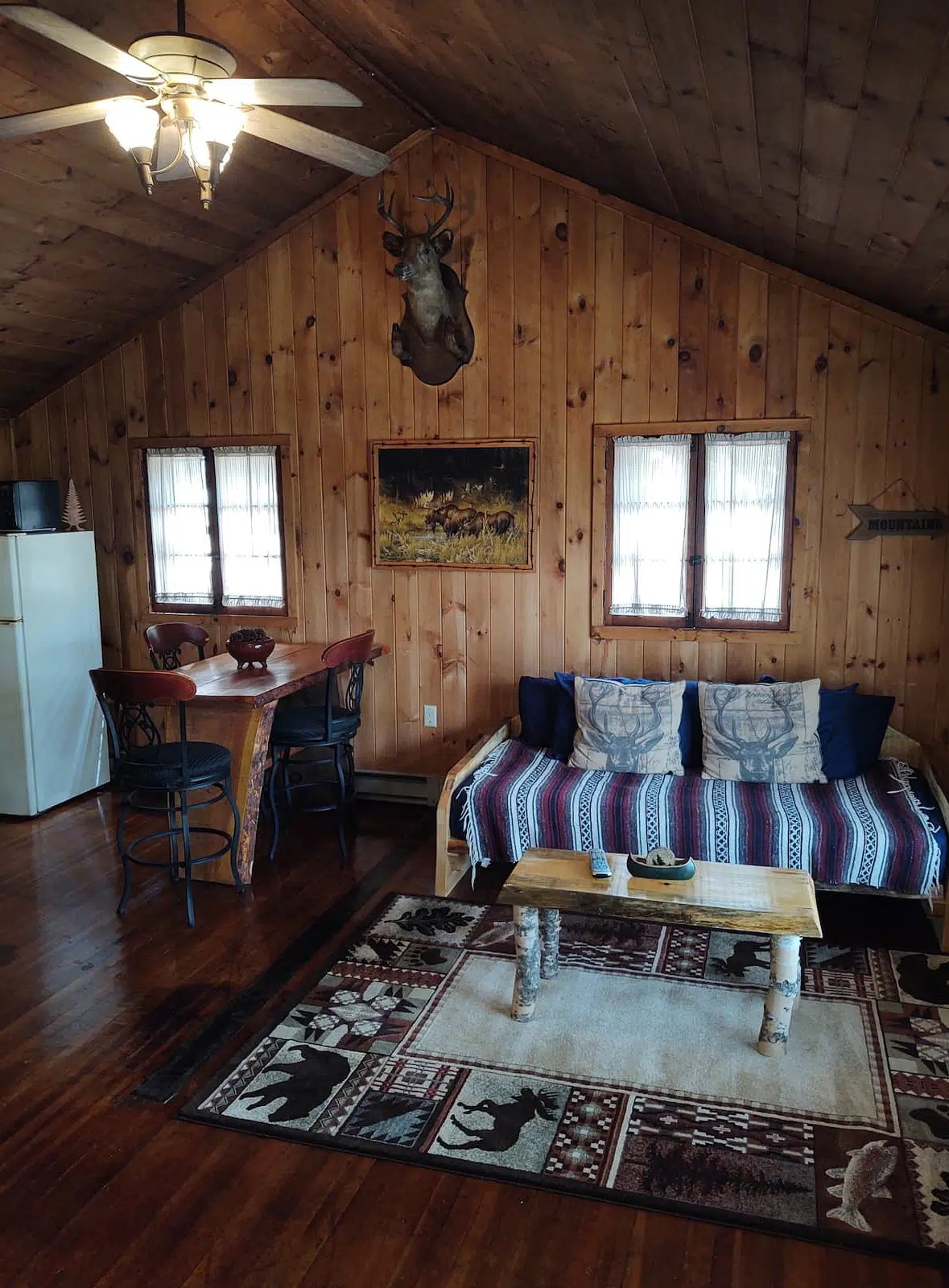 Bell Crest Cabin Adirondacks, Interior