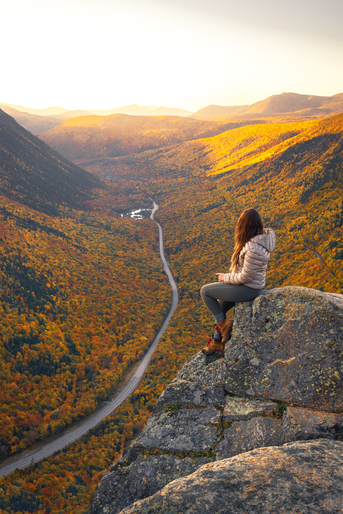 Viewing New Hampshire fall colors from Mt. Willard at sunrise in Crawford Notch State Park