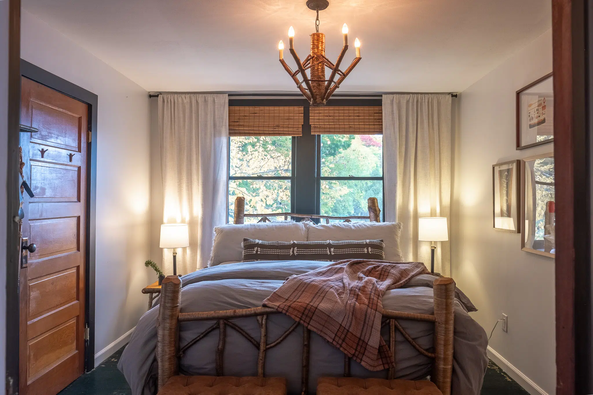 Rustic cabin bedroom