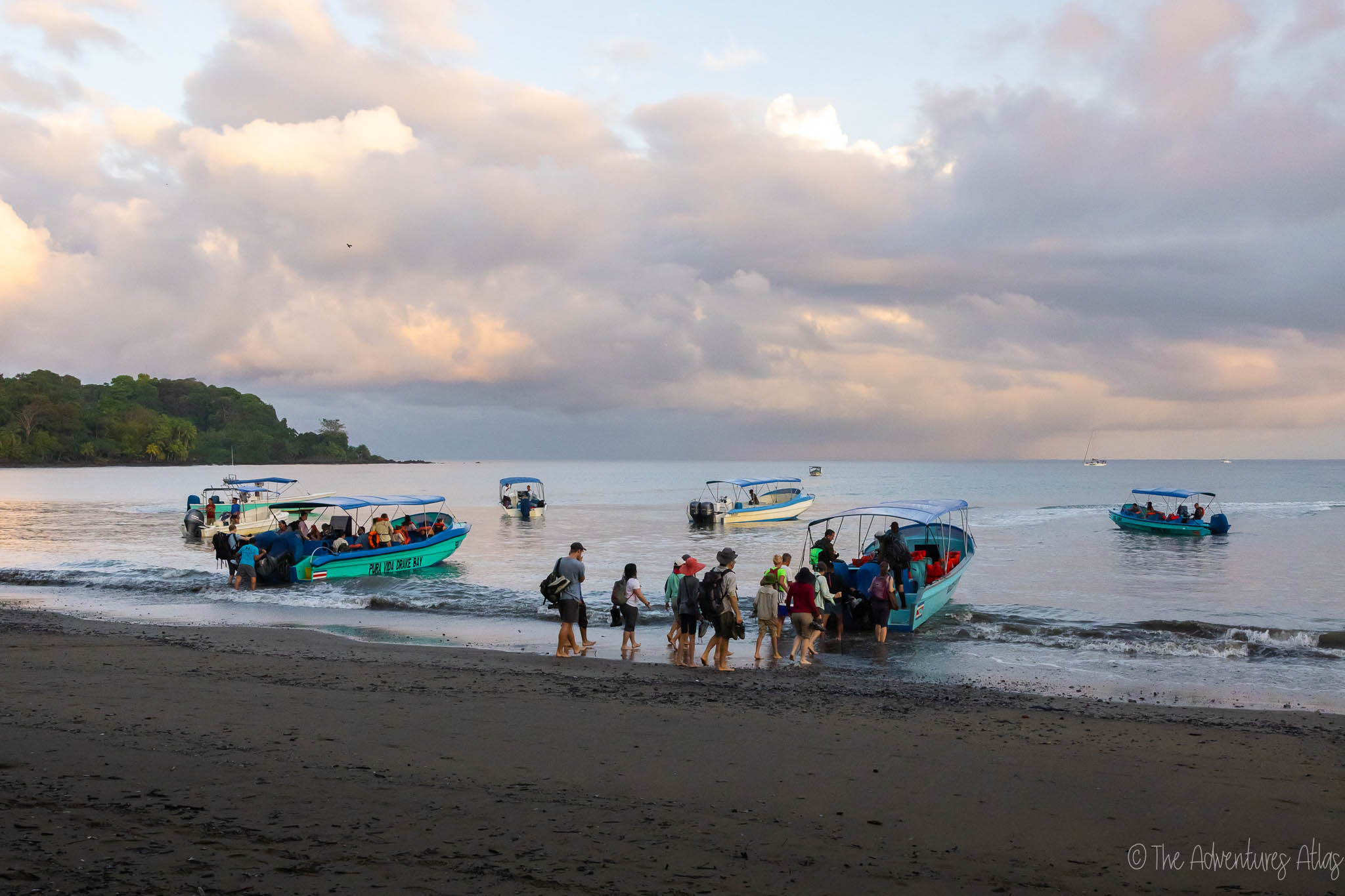 People getting onto the boat on Playa Colorada in Drake Bay, Costa Rica