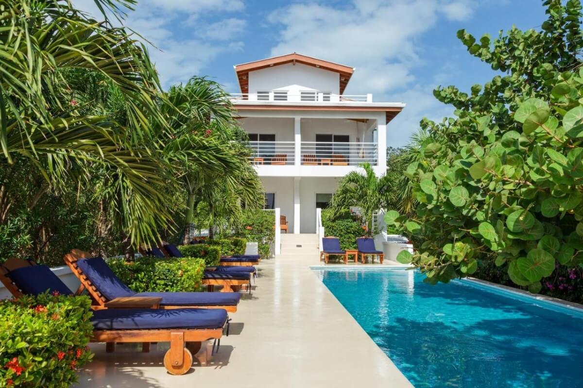 caye caulker belize weezie's ocean front hotel and garden cottages